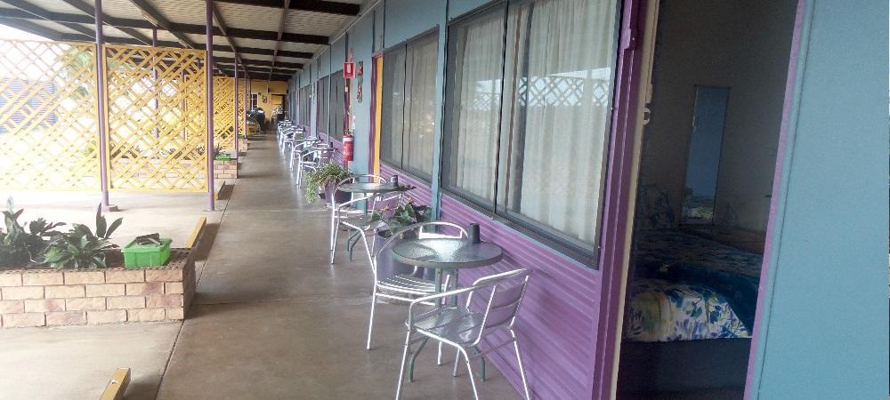 Reef Gardens Motel Proserpine Exterior foto